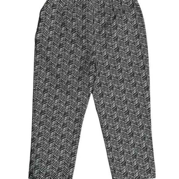 * ❤️Chico's Black & White  CROP PANT SPRING/SUMMER  MEDIUM - Picture 4 of 7